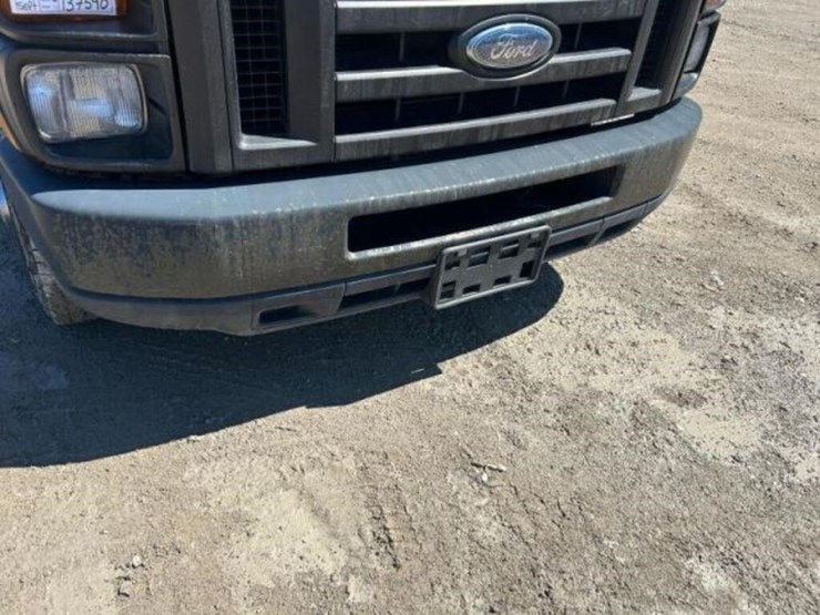 2010-ford-cargo-image-35
