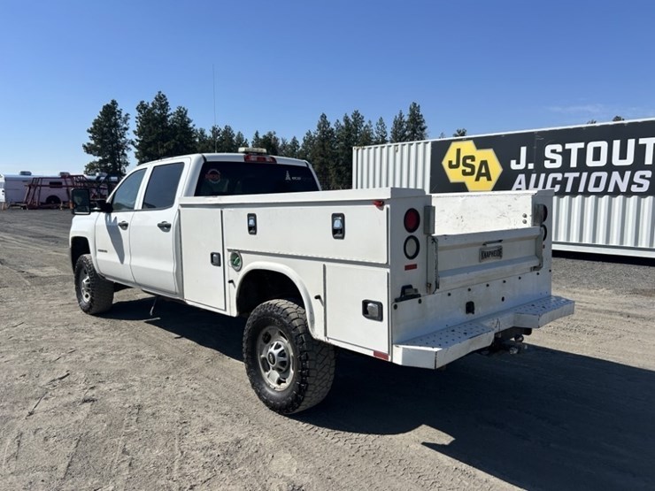 2018-chevrolet-silverado-2500-image-3