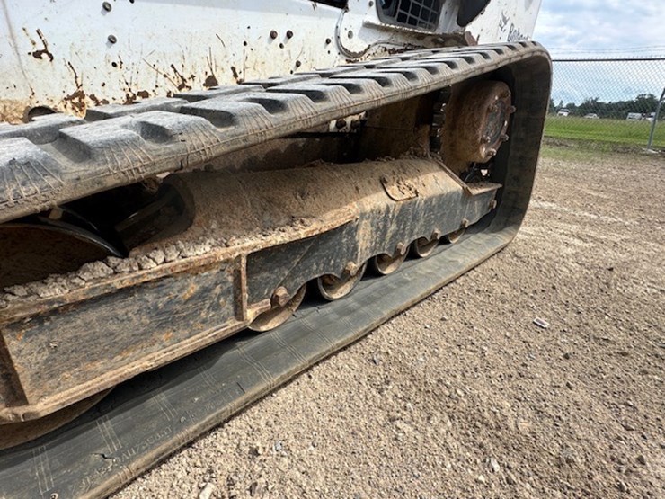 2015-bobcat-t750-image-17