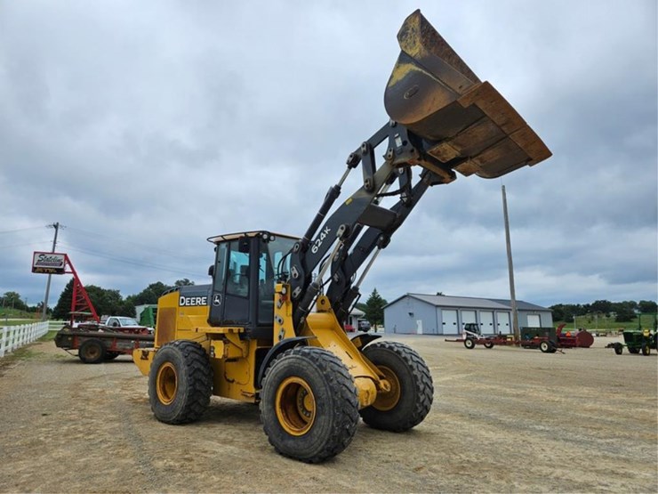 2012-deere-624k-image-12