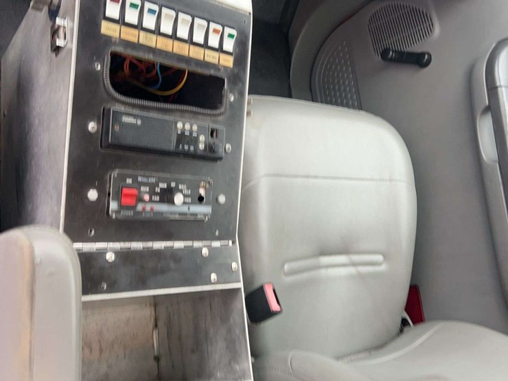 ford-f450-xl-image-31