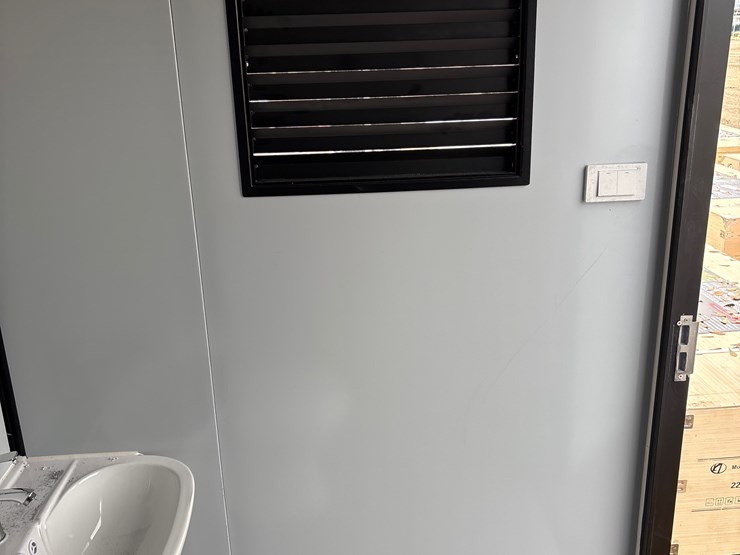 #1302-•-portable-restroom-image-8