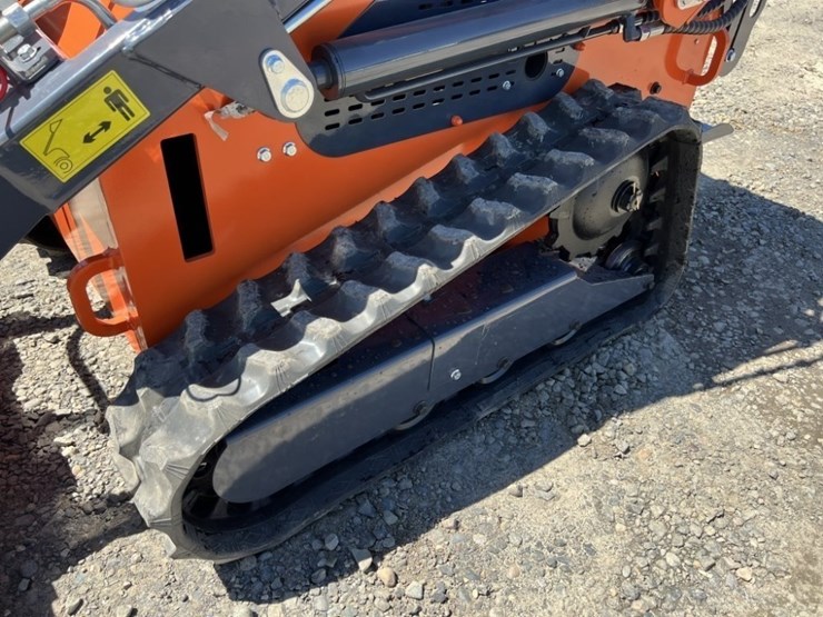 2025-tpm-t460-mini-compact-track-loader-image-11