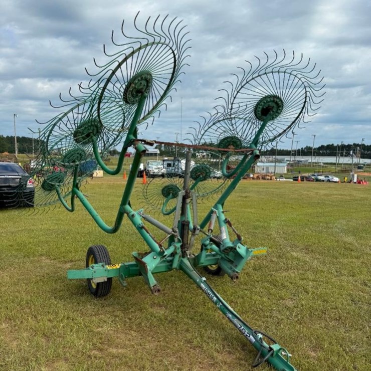 JOHN DEERE 702