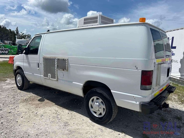 2008-ford-cargo-image-4