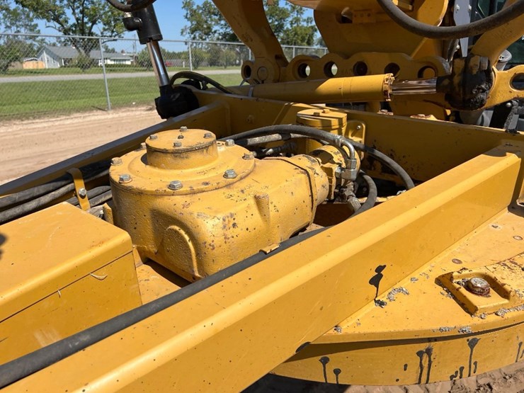 caterpillar-140m-image-11