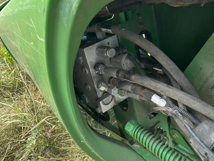 2010-john-deere-640d-image-25