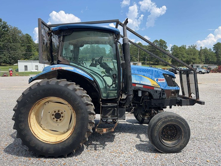 new-holland-t6020-image-6