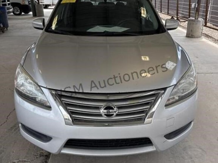 2014-nissan-sentra-sdn-image-3