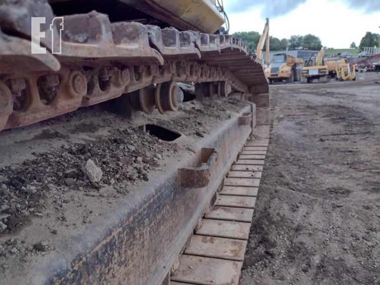 komatsu-pc220-lc-8-image-20
