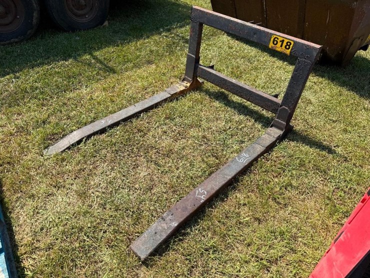 3pt-fork-attachment-(54")-image-1