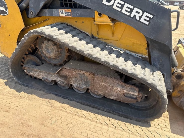 2018-deere-317g-image-13