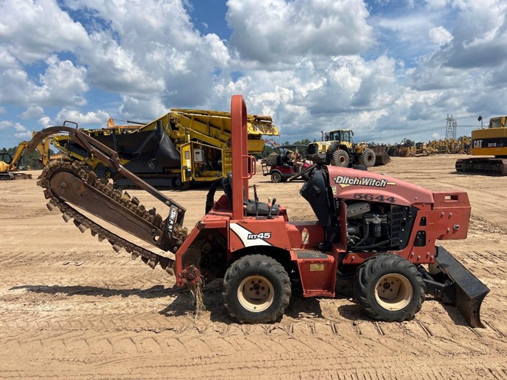 2014-ditch-witch-rt45-image-2
