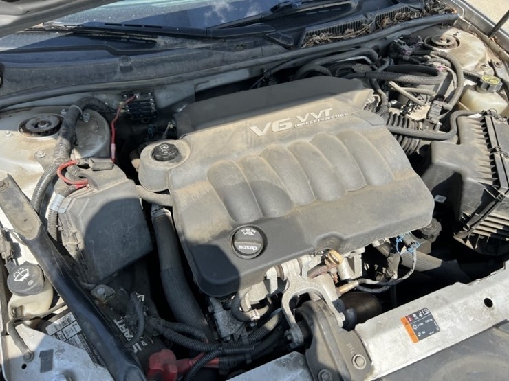 2013-chevrolet-impala-sedan-image-10
