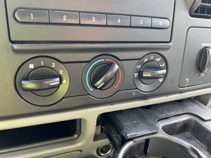 2007-ford-f350-image-32