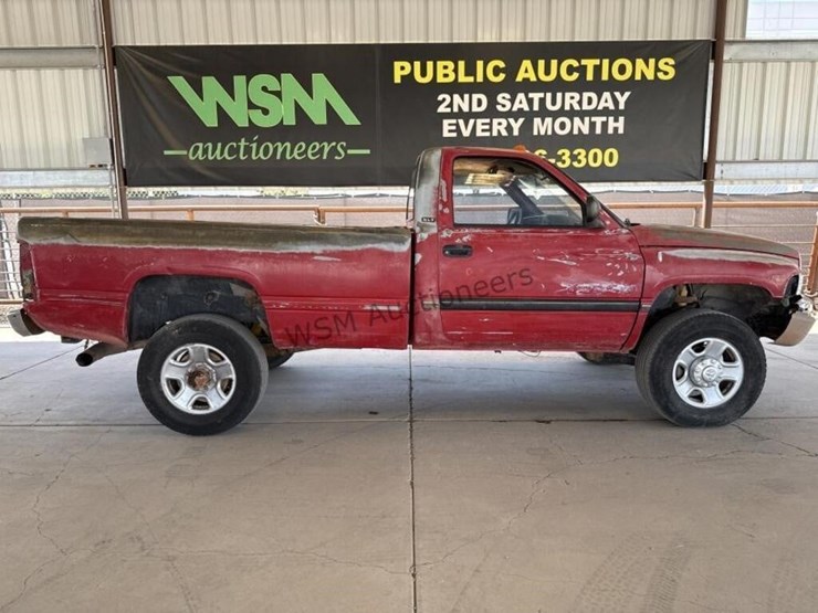1994-dodge-ram-2500-image-1
