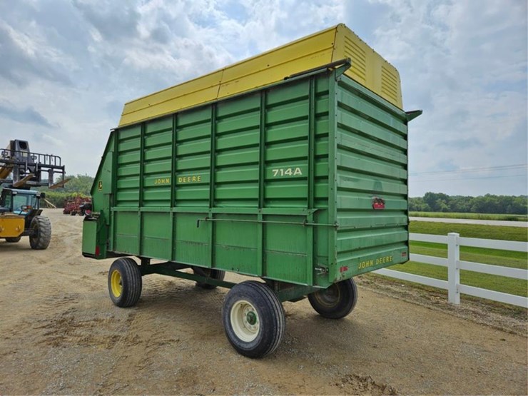 john-deere-714a-image-3