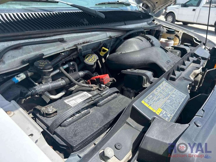 2008-ford-cargo-image-9