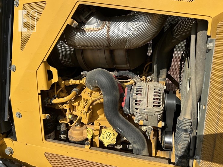 2022-deere-450k-lgp-image-9