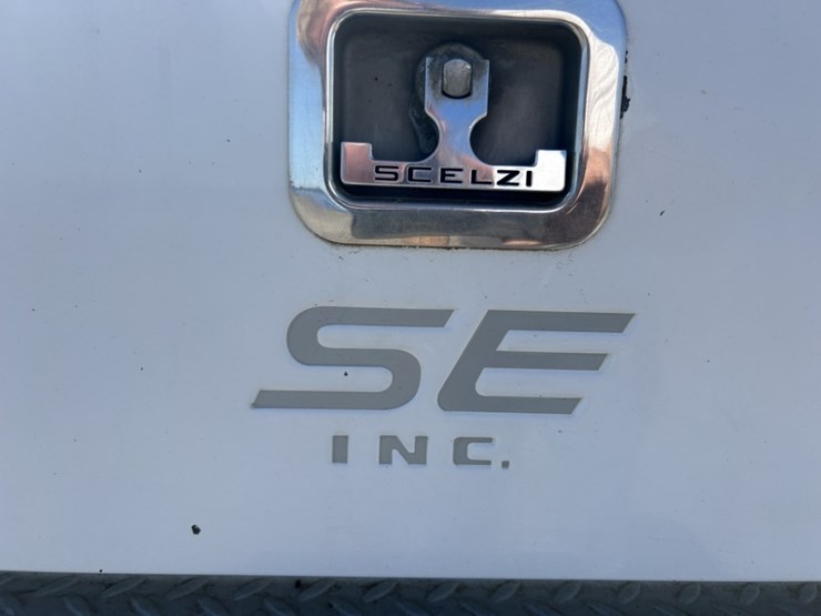 2023-ford-f250-xl-image-12