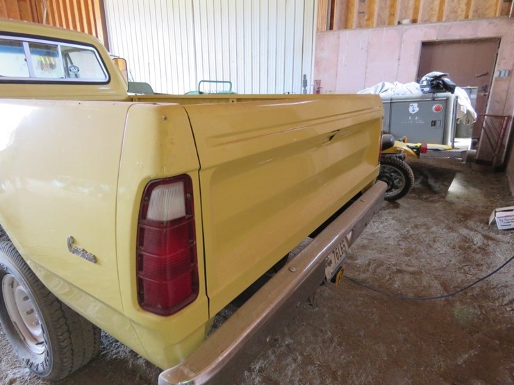 1974-dodge-w100-custom-½-ton-4x4-pickup-image-6