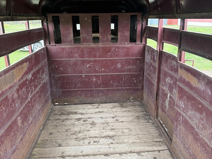stock-trailer-image-15
