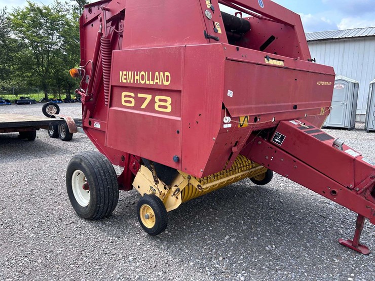 new-holland-678-image-2