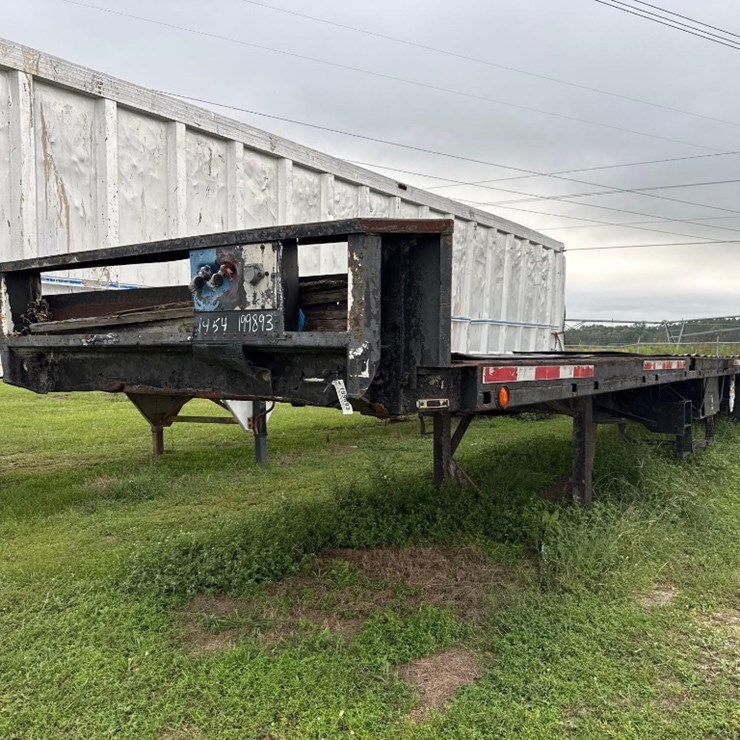 1996 UTILITY FLATBED