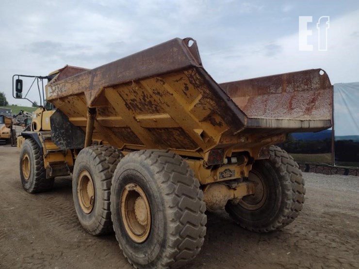 2005-deere-300d-image-46