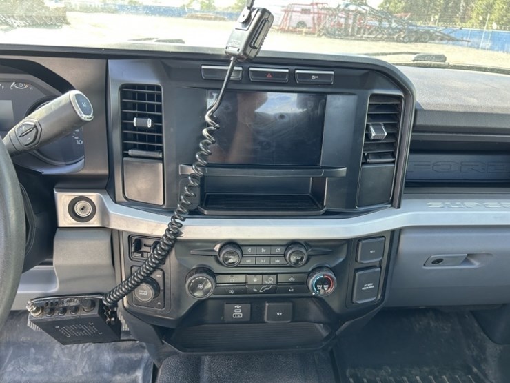 2023-ford-f250-xl-image-18