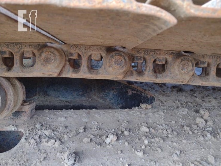 2010-deere-120d-image-42