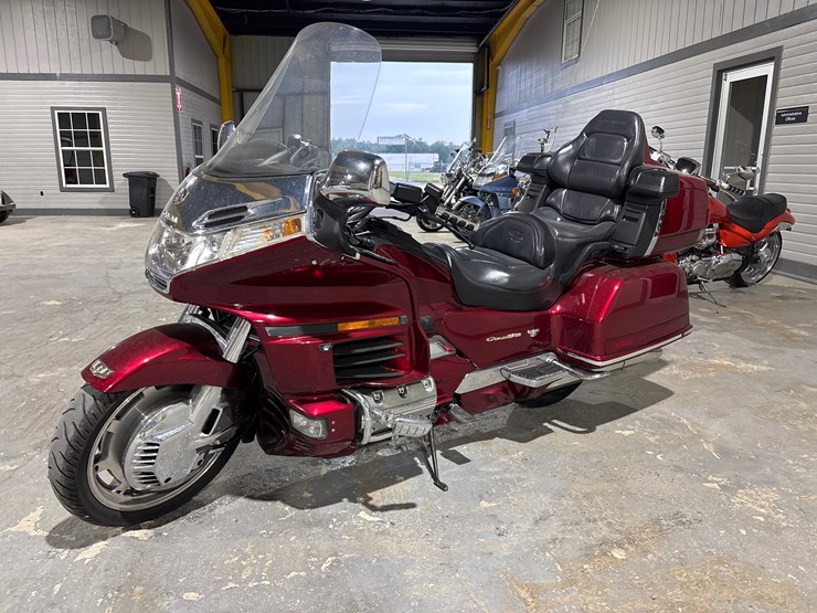 #120-•-1999-honda-gl1500-goldwing-image-1