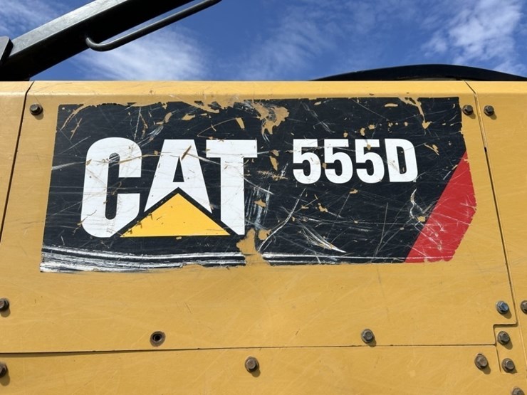 2019-caterpillar-555d-image-10