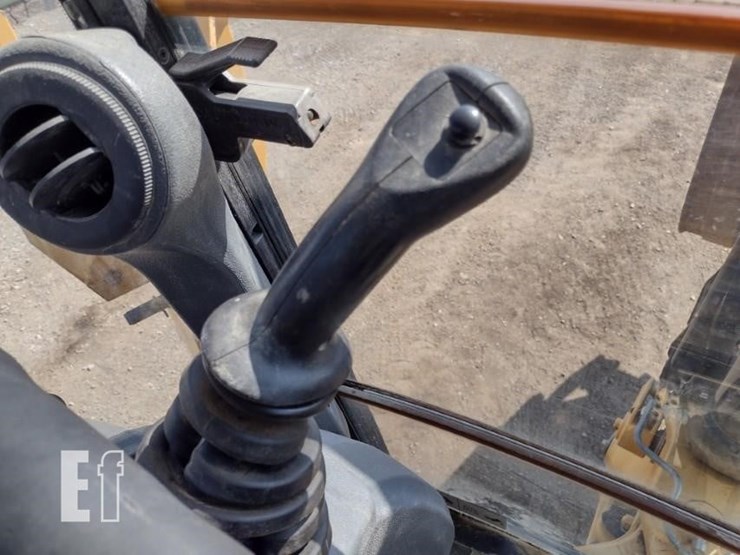 2017-deere-310sl-image-12