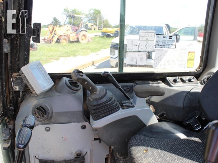 caterpillar-305.5e2-cr-image-15