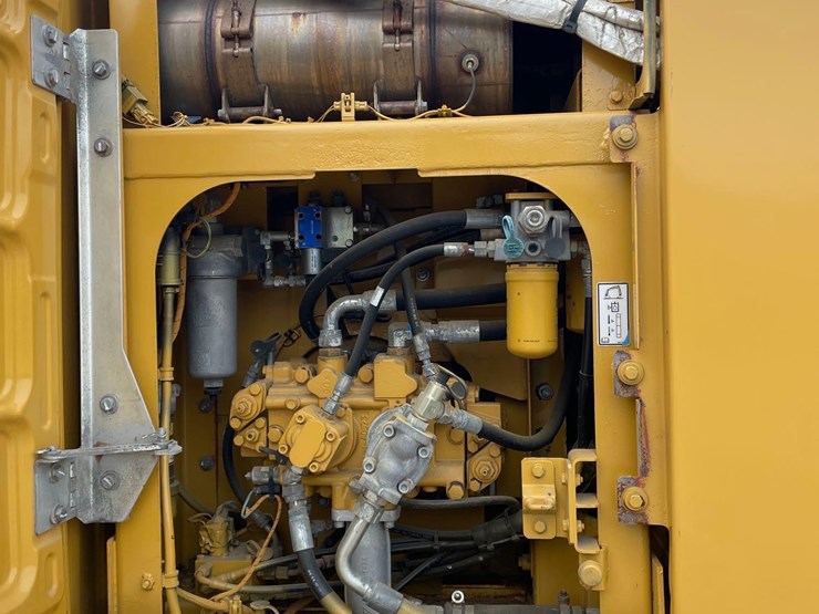2018-caterpillar-318fl-image-44
