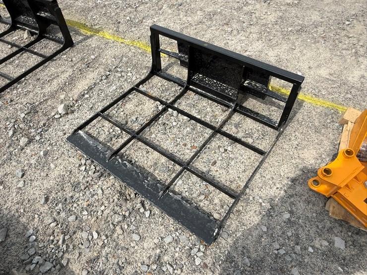 #230-•-#26324-•-unused-giyi-40"-mini-skid-steer-land-leveler-pdw2507178-image-1