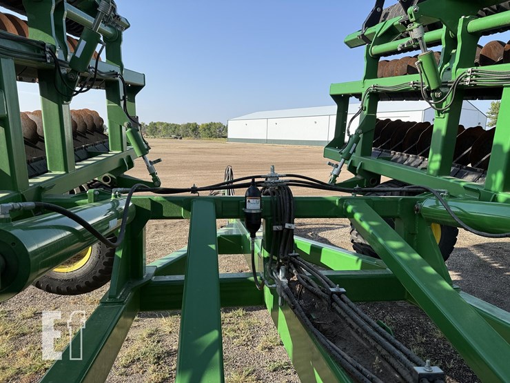 2021-john-deere-2680h-image-45
