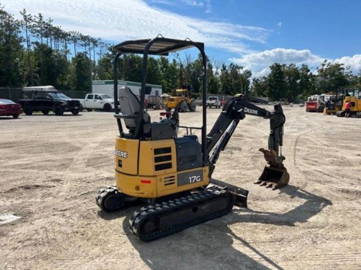 2016-deere-17g-image-4