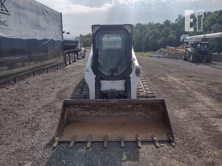 2019-bobcat-t740-image-2
