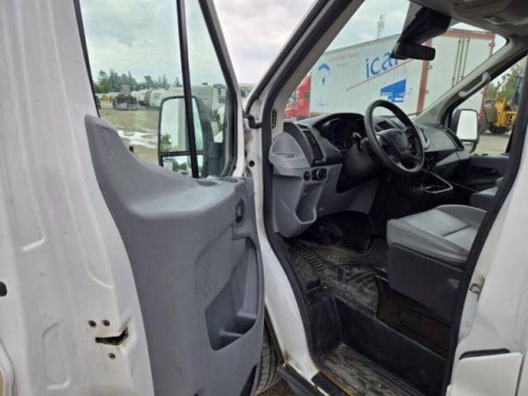2016-ford-transit-image-15