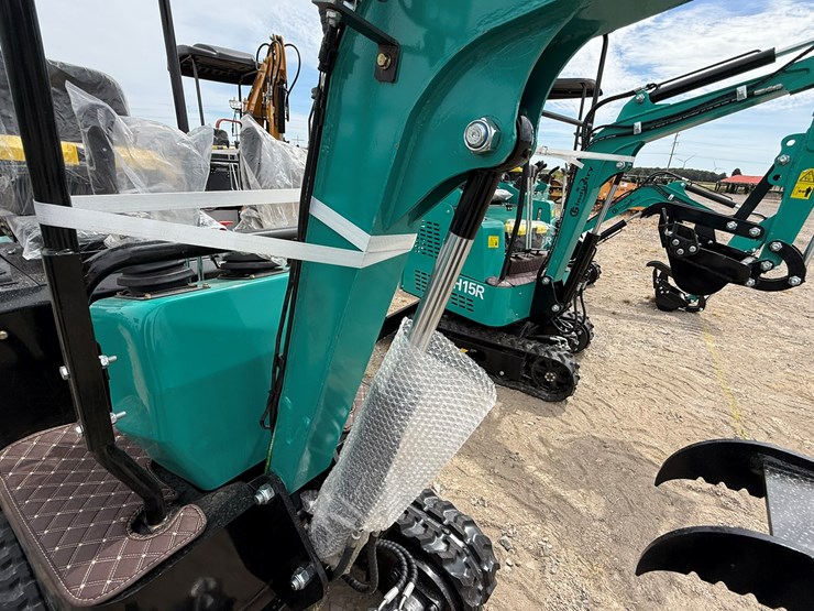 #220-•-#26495-•-unused-cfg-qh12rqh12r-mini-excavator-qh12r202507030543-image-18