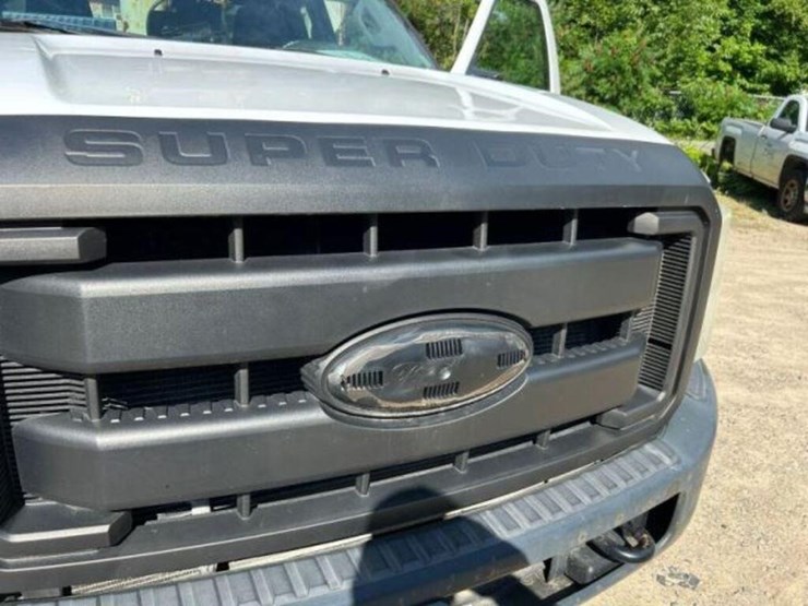 2011-ford-f550-xl-image-60