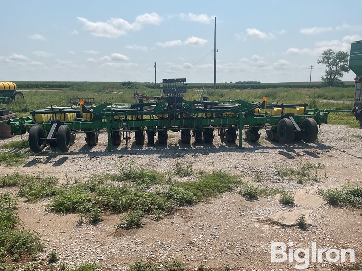 john-deere-1720-image-4