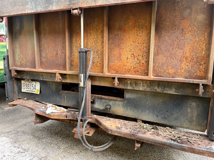 #9856-•-2011-gmc-box-truck-(has-wi-title)-image-19