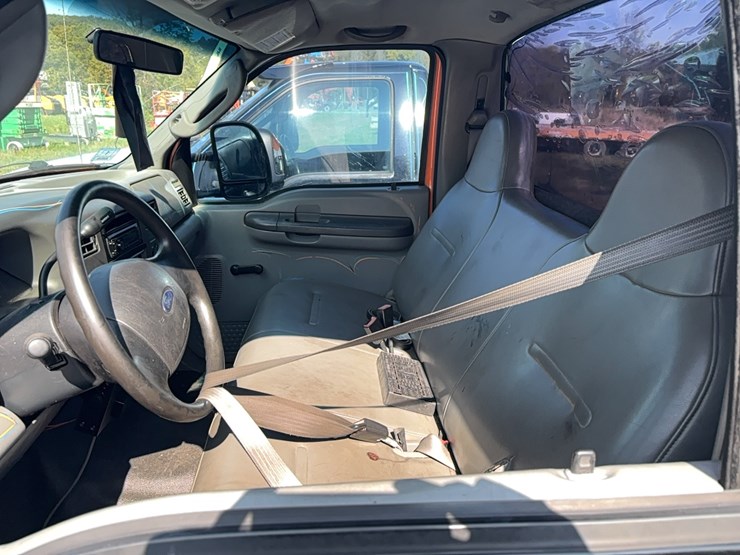 2004-ford-f350-xl-image-26