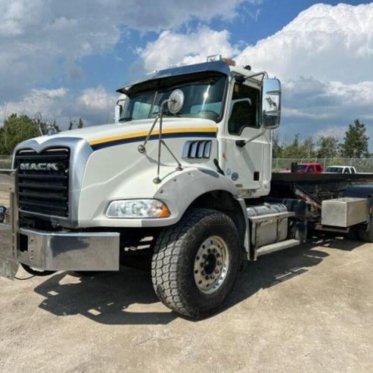 2014 Mack GU533 Granite w/JWH 60 Ton T/A Rolloff T