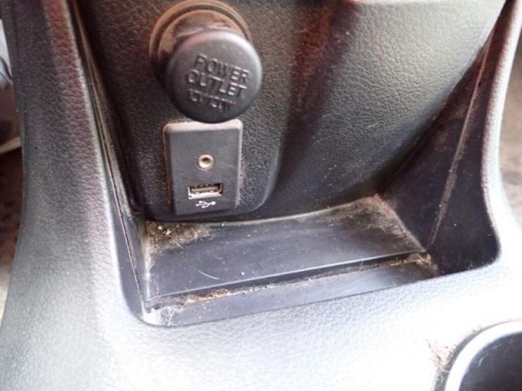 2019-nissan-nv200-image-19