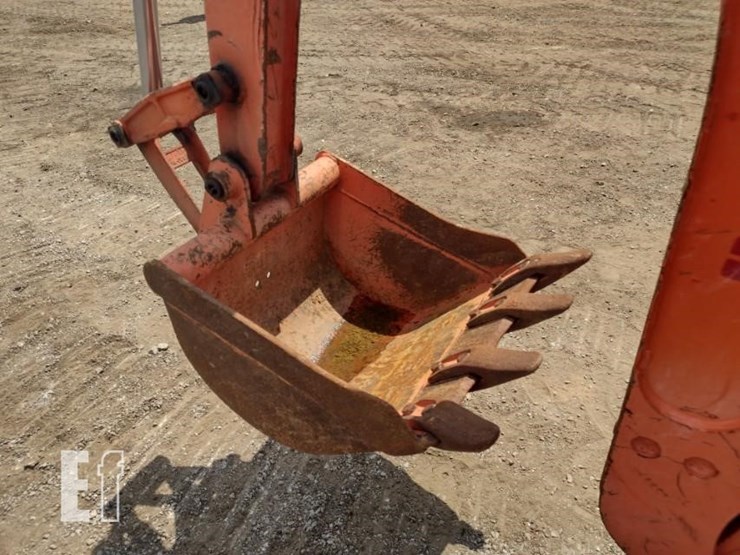 16-kubota-b26tlb-tractor-8242-image-31