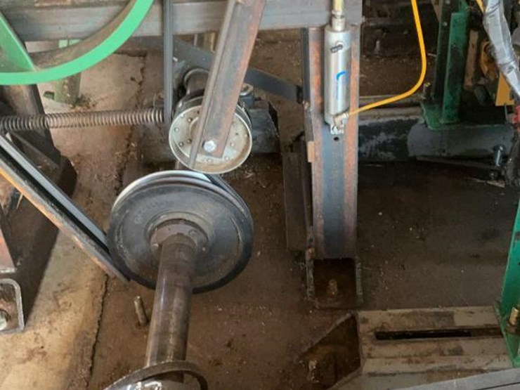 #117-•-lineshaft-with-hyd-pump-and-tank-image-4